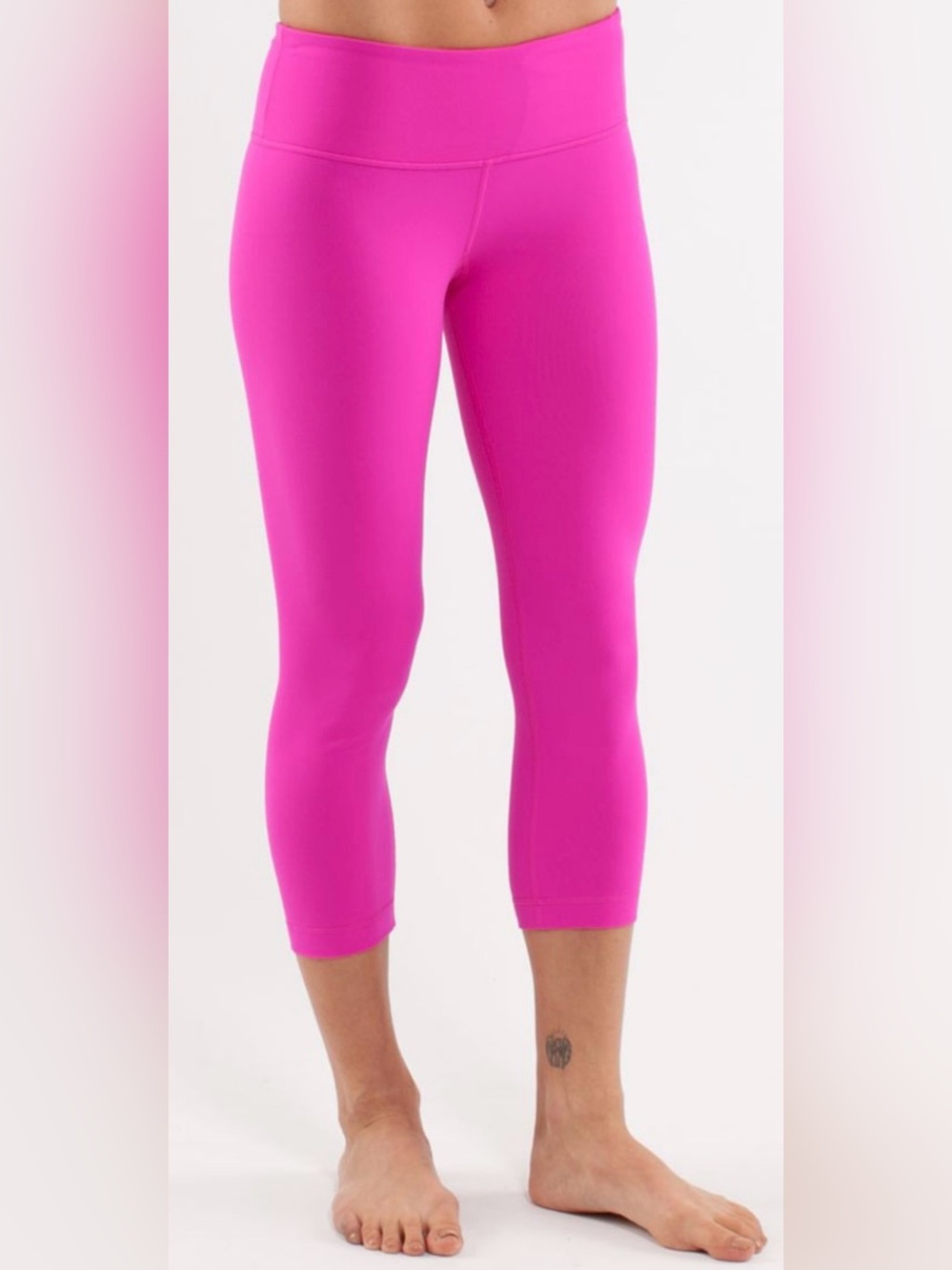 Lululemon Align HR Crop 21" Nulu Size
8 Sonic Pink